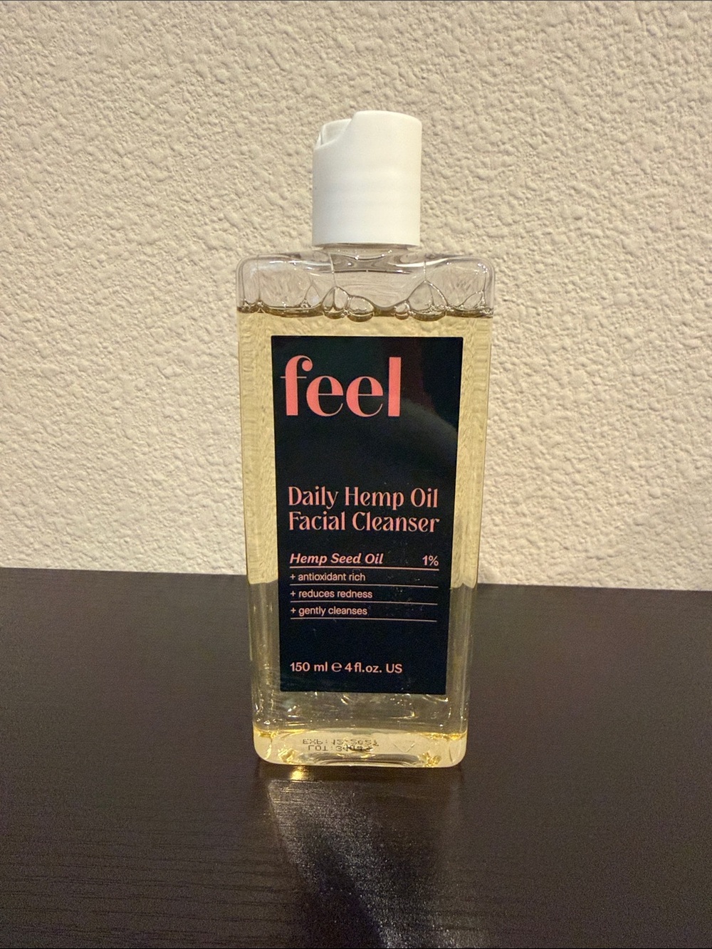 Feel Daily Hemp seed Oil Facial Cleanser — Clear/Light Yellow